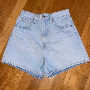Levi’s High Loose Shorts